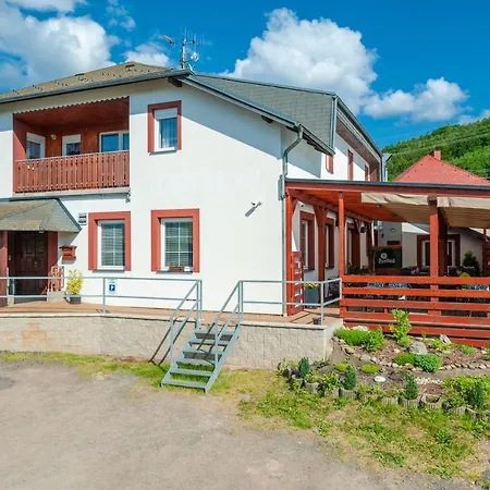 V údolí Hodkovice nad Mohelkou